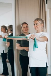 Äitien voimatreenit raskaana oleville. Wario Mama's tarjoaa turvallista treeniä raskausaikana ja sen jälkeen. Parhaat ammattilaiset lähellä sinua! Helsinki, Tampere ja Kuopio.