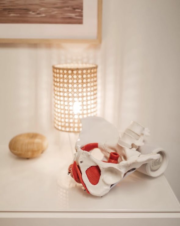 EMG-laite auttaa fysioterapeuttia kartoittamaan lantionpohjan lihasten kuntoa.