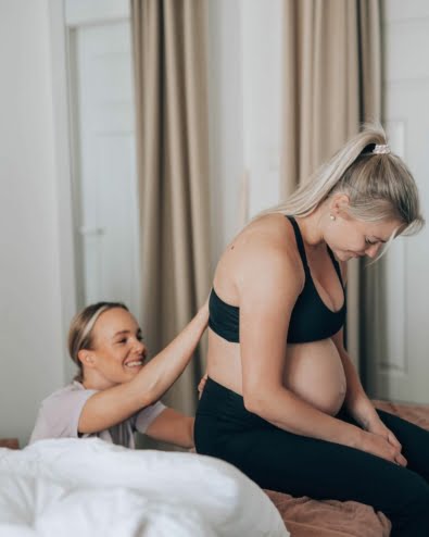 Raskaus- ja aitiysosteopatia helpottaa naisen kipuja ja vaivoja.