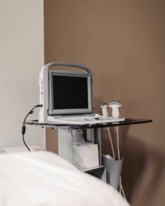 Raskauden ultraaanitutkimus selvittaa, miten ja missä asennossa sikio kasvaa.